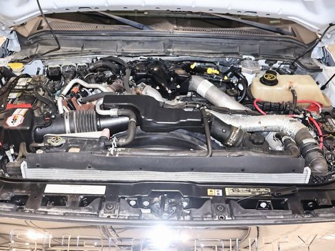 Used 2016 Ford F550 4x4 Regular Cab Super Duty image 36