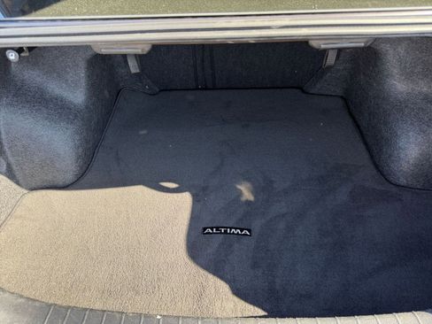 Used 2025 Nissan Altima 2.5 SV image 30