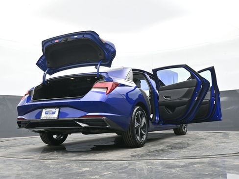 Used 2023 Hyundai Elantra Limited image 50
