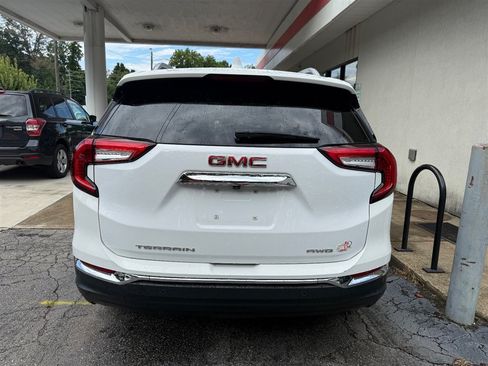 Used 2022 GMC Terrain SLT w/ Tech Package AWD/4WD image 15