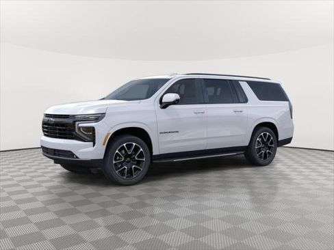 New 2026 Chevrolet Suburban RST image 2