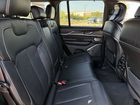 Used 2023 Jeep Grand Cherokee Overland w/ Advanced Protech Group III image 23