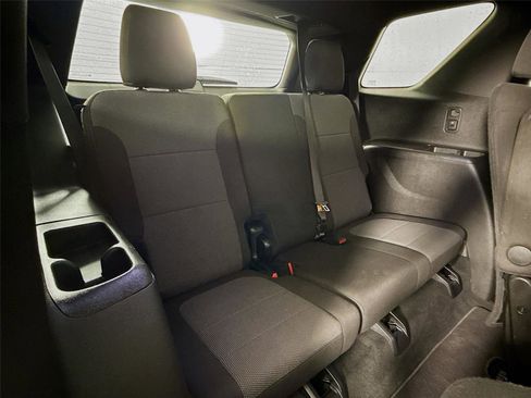 Used 2023 Chevrolet Traverse LT image 25