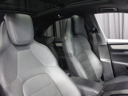 Certified 2024 Porsche Macan 4 Electric image 5