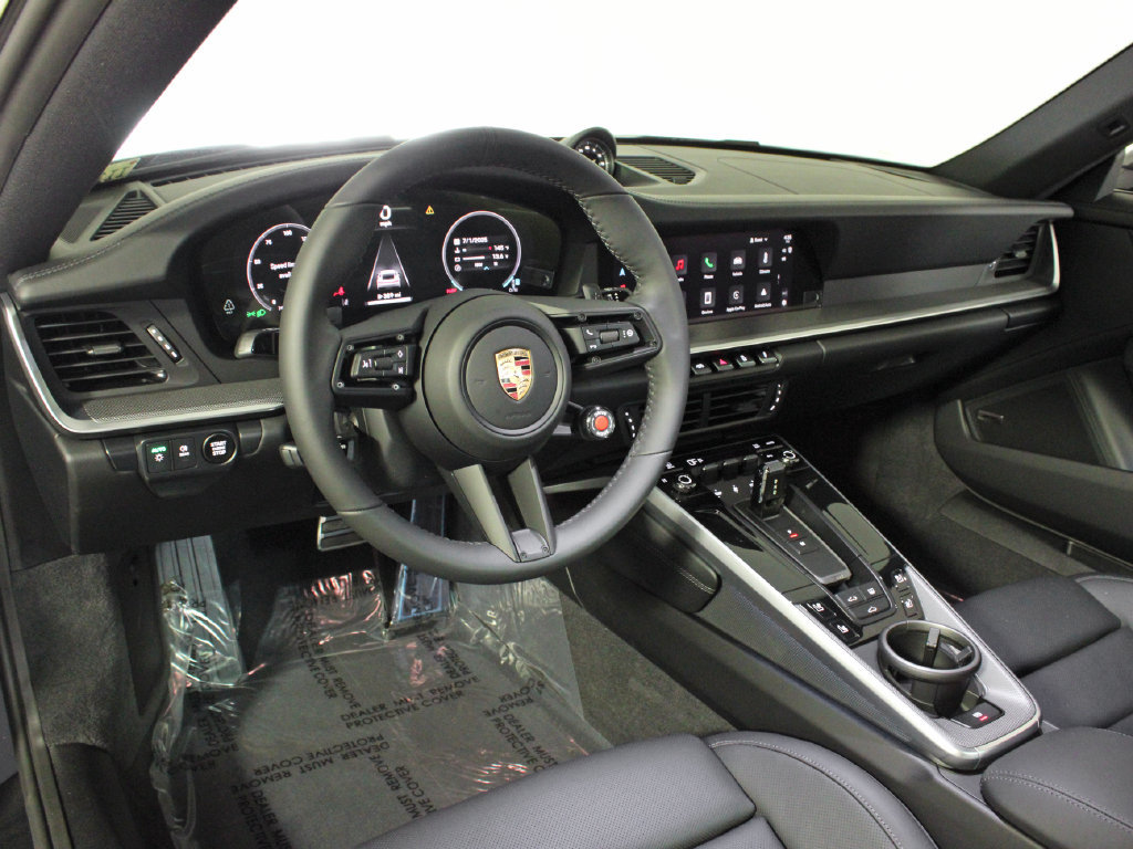Certified 2025 Porsche 911 Carrera RWD image 4