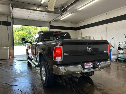 Used 2016 RAM 2500 Laramie w/ Convenience Group AWD/4WD image 4