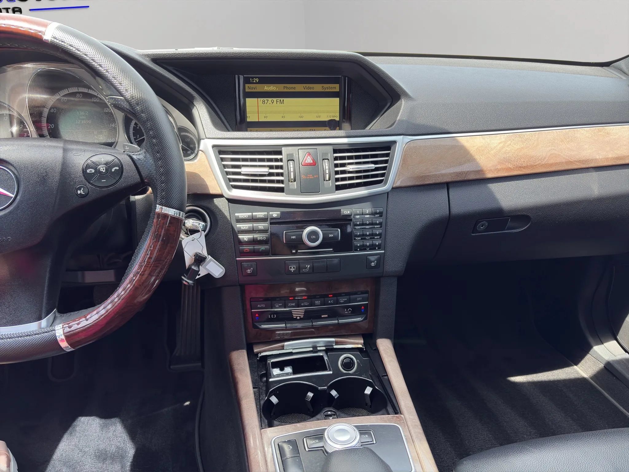 Used 2011 Mercedes-Benz E 350 Sedan image 9