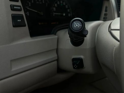 Used 2005 Cadillac XLR RWD image 48