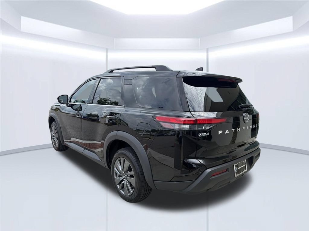 Used 2024 Nissan Pathfinder SV AWD/4WD image 5