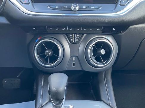 Used 2023 Chevrolet Blazer LT image 40