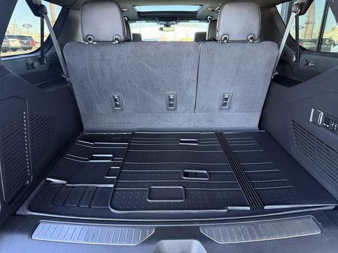 Used 2022 Chevrolet Suburban Z71 w/ Z71 Off-Road Package image 40