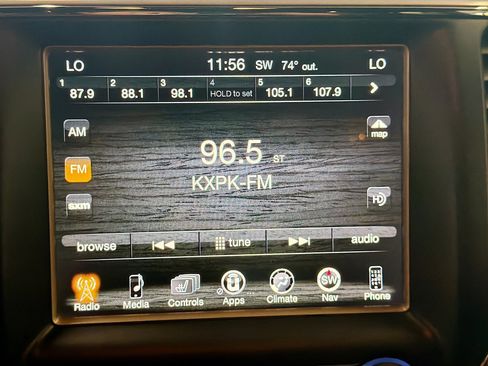 Used 2017 Jeep Grand Cherokee Limited AWD/4WD image 19