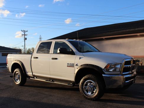 Used 2013 RAM 2500 Tradesman w/ Chrome Appearance Group image 2