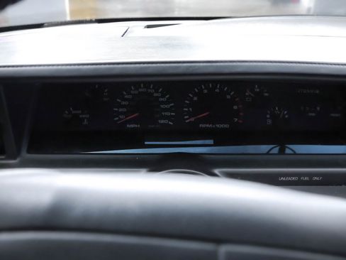 Used 1994 Oldsmobile Cutlass Supreme S FWD image 13