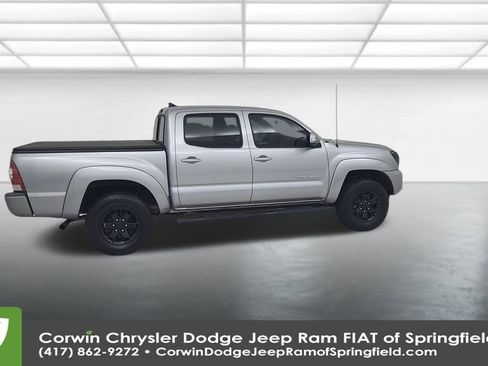 Used 2014 Toyota Tacoma PreRunner image 17