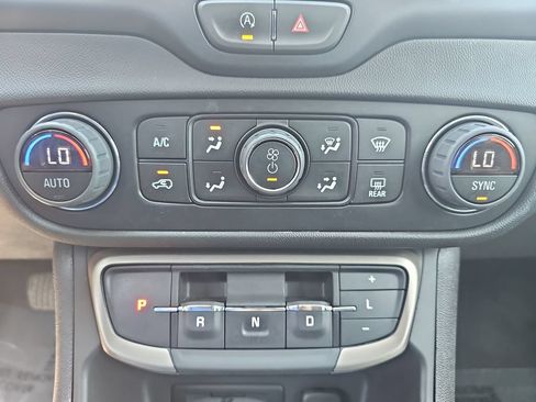 Certified 2024 GMC Terrain Denali w/ Black Diamond Edition AWD/4WD image 26