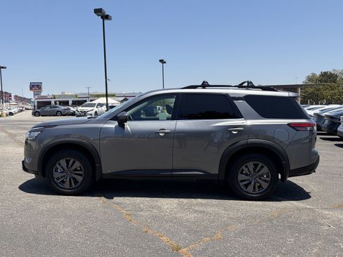 Used 2022 Nissan Pathfinder SV FWD image 6