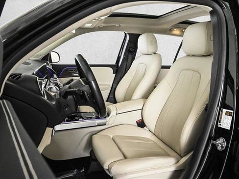 Certified 2023 Mercedes-Benz GLB 250 4MATIC w/ Premium Package image 18