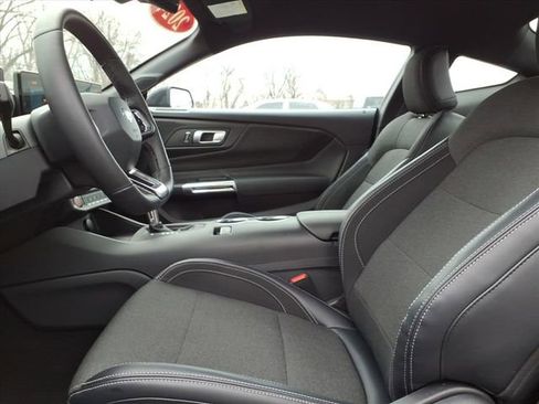 Used 2024 Ford Mustang Coupe image 12