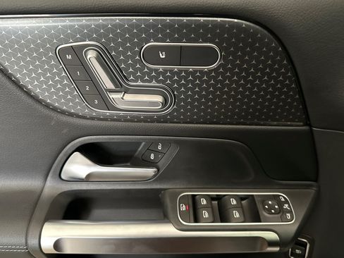 New 2025 Mercedes-Benz GLB 250 4MATIC image 10