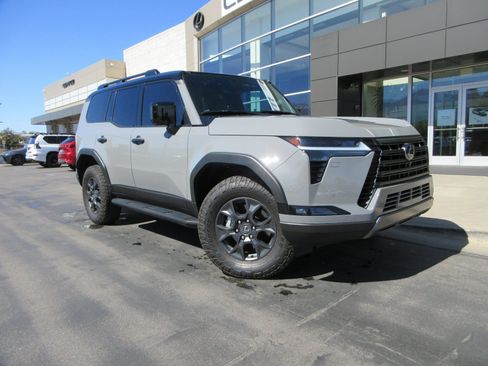 Used 2024 Lexus GX 550 AWD/4WD image 13