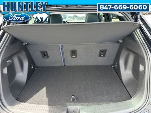 Used 2023 Chevrolet Bolt EUV Premier w/ Sun & Sound Package FWD image 8