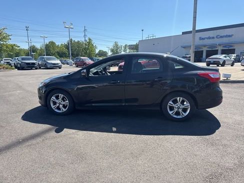 Used 2013 Ford Focus SE w/ SE Winter Pkg FWD image 6