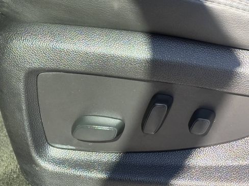 Used 2018 GMC Yukon Denali RWD image 10