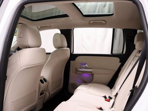 Used 2023 Mercedes-Benz GLB 250 4MATIC image 13