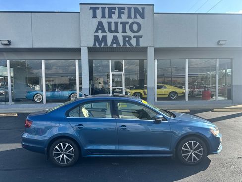 Used 2017 Volkswagen Jetta SE image 18