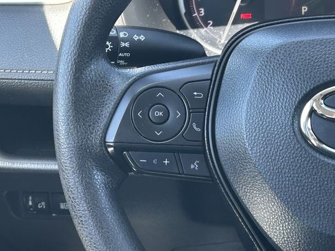 Certified 2025 Toyota RAV4 XLE FWD image 21