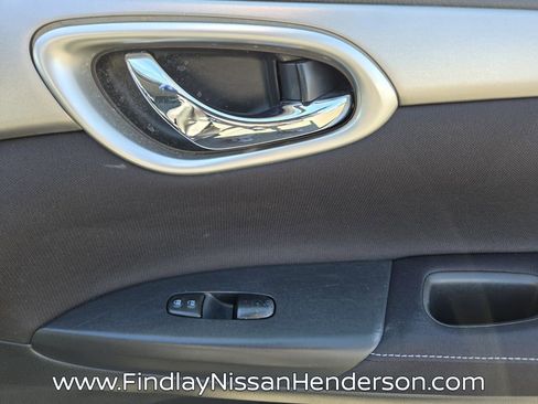 Used 2014 Nissan Sentra SV image 17