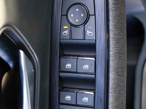 New 2026 Nissan Kicks SV w/ SV Premium Package image 8