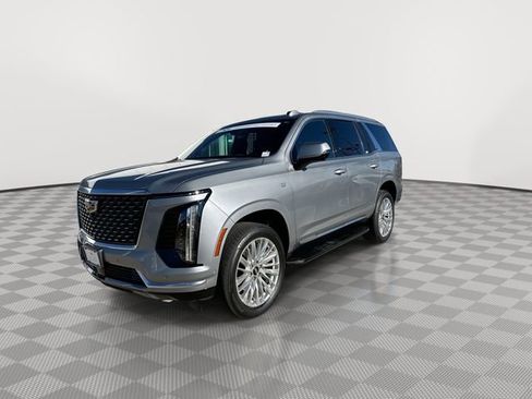 Certified 2025 Cadillac Escalade Premium Luxury image 4