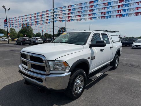 Used 2018 RAM 2500 Tradesman w/ Chrome Appearance Group AWD/4WD image 9