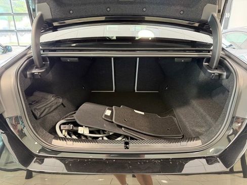 Used 2025 BMW M5 w/ Carbon Package image 7