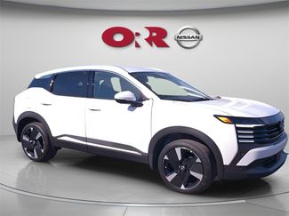 Used 2025 Nissan Kicks SR video 1