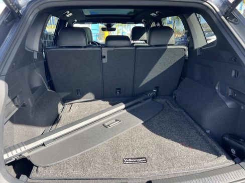 Used 2022 Volkswagen Tiguan SEL R-Line image 27