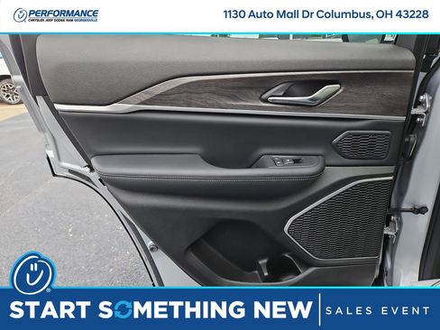 New 2024 Jeep Grand Cherokee Limited 4xe image 17