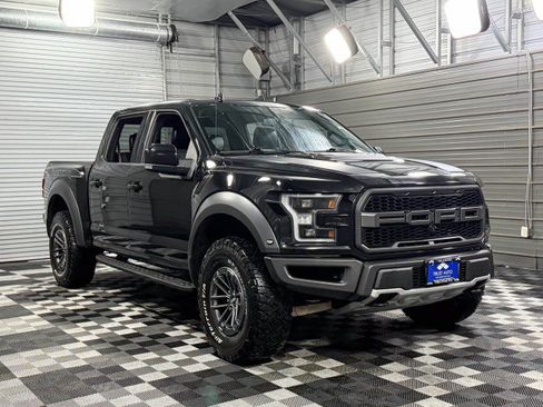 Used 2019 Ford F150 Raptor w/ Equipment Group 802A Luxury image 4
