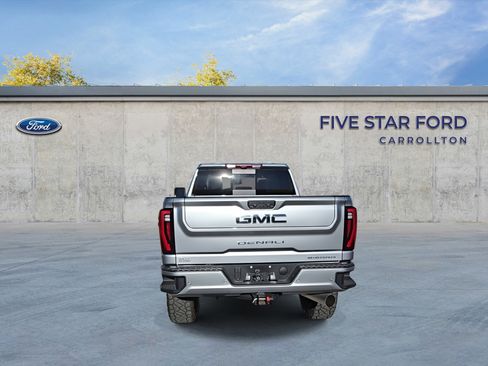 Used 2026 GMC Sierra 2500 Denali Ultimate image 7