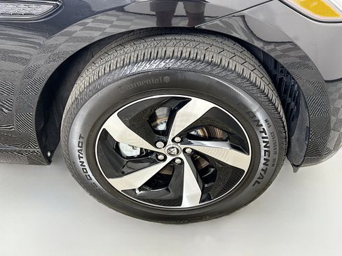 Used 2025 Jaguar F-PACE R-Dynamic S image 32