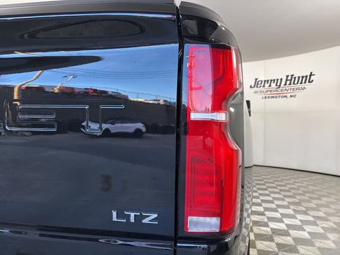 Used 2025 Chevrolet Silverado 3500 LTZ w/ LTZ Premium Package image 33