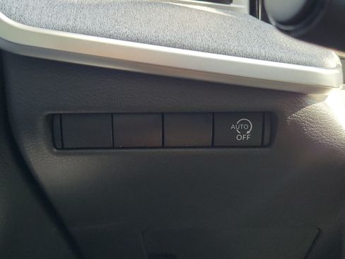 Certified 2025 Nissan Kicks SV FWD image 29