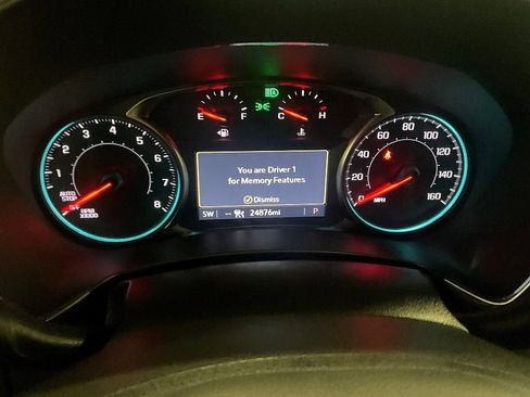 Used 2023 Chevrolet Equinox Premier image 5