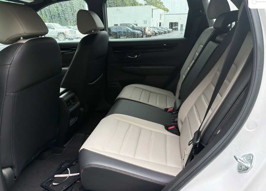 Used 2023 Honda CR-V Sport Touring image 10