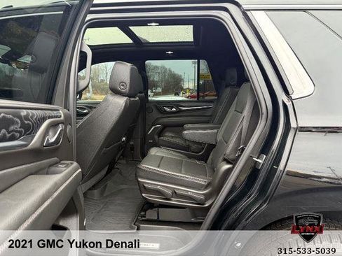 Used 2021 GMC Yukon Denali w/ Denali Premium Package image 45