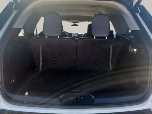 Used 2020 Ford Explorer XLT w/ Equipment Group 202A AWD/4WD image 12