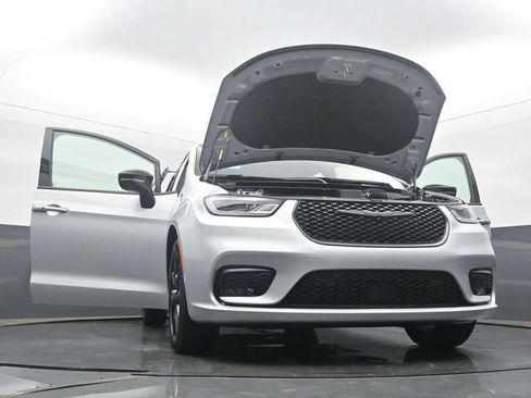 New 2026 Chrysler Pacifica Select image 58