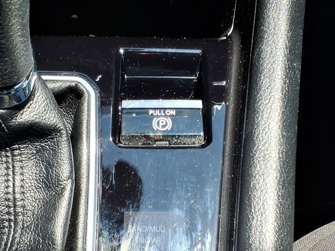 Used 2025 Jeep Compass Sport AWD/4WD image 16